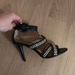 NEW LIKE - Michael Kors Tribal Sandals